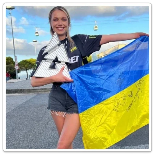 Стикер e5fef1dc_a9a4_4d43_8ba4_ac2202494e64_by_sticat_bot - 1