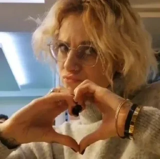 Sticker линушка💘 - 2