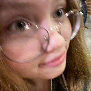 Стикер 🎧 - 2