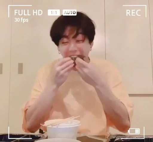 Человек СМС стена