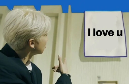 clothing person screenshot