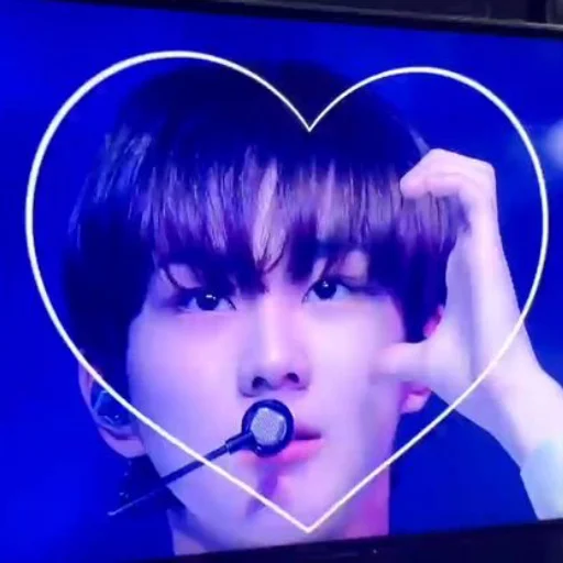 🐆🐱🦊 - person