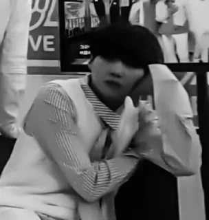 Стикер  ⊱🐺⊰ #yoongi ↷@jjkkxxs↷ - 7