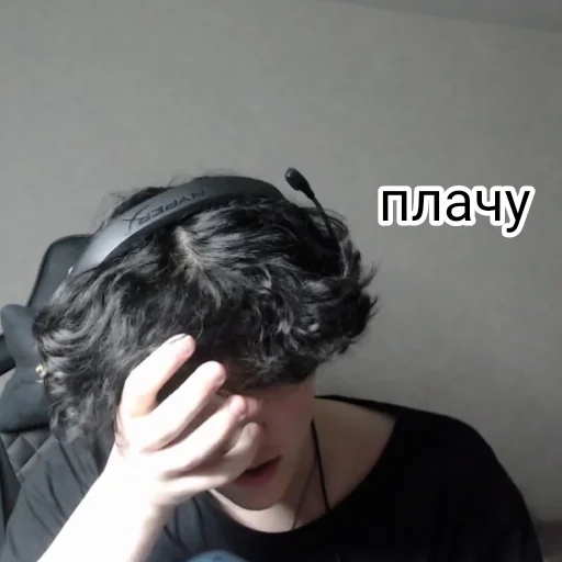 person hairstyle indoor