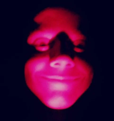 губа сердце пурпурный