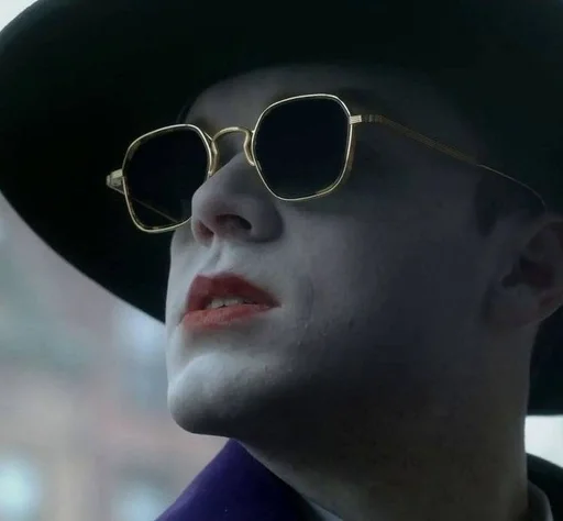 Человек шляпа человеческое лицо