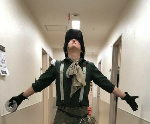 Человек стена одежда