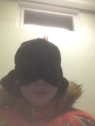 человеческое лицо одежда стена