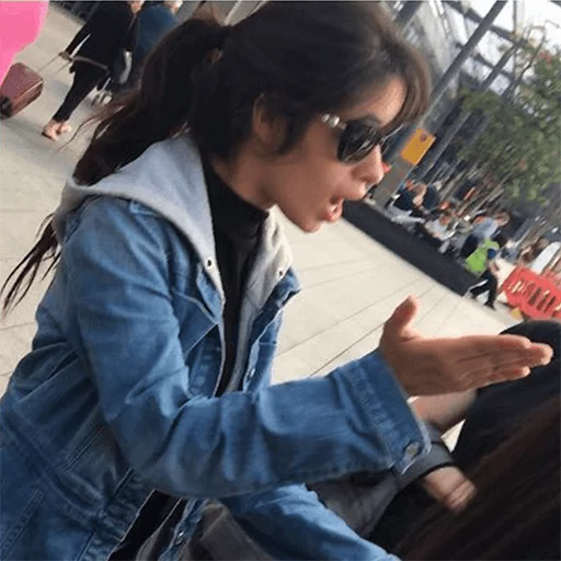 Человек одежда джинсы