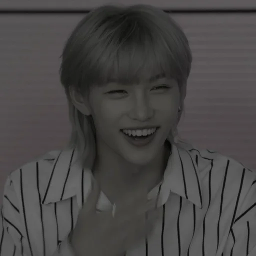 Sticker 𝗳#𝗟𝗶𝙭 . ՏKᘔ  %  @neozan - 0