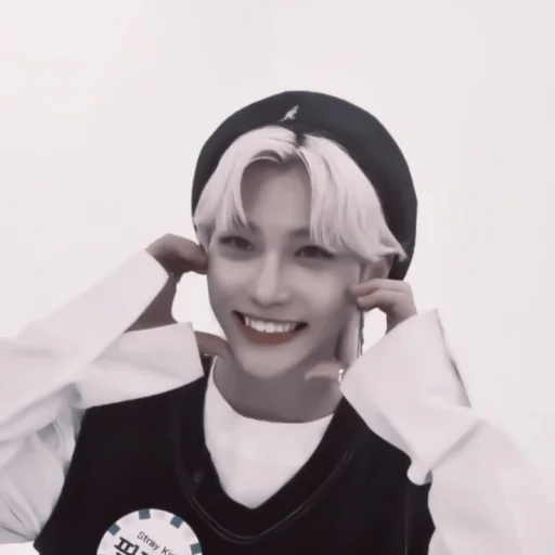 Стикер 𝙛𝙚𝙡𝙞𝙭 @virtstik :: - 7