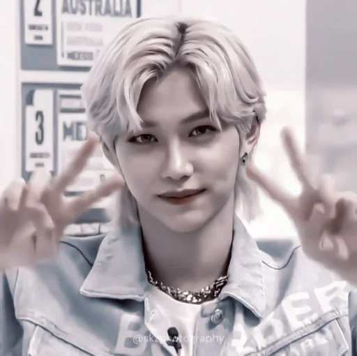 Стикер 𝙛𝙚𝙡𝙞𝙭 @virtstik :: - 3