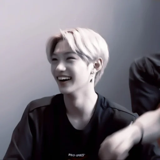 Стикер 𝙛𝙚𝙡𝙞𝙭 @virtstik :: - 1