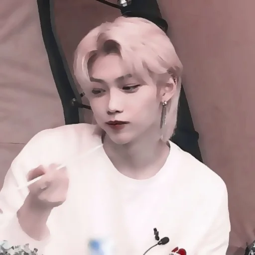 ☀️;; 𝙛𝙚𝙡𝙞𝙭 - 𝙗𝙮 @helpleymiks - person