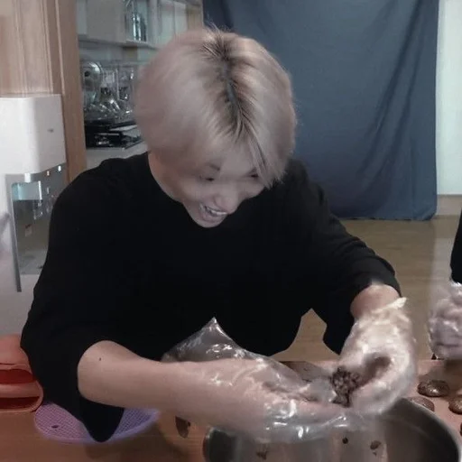 ✧ ̥ felix stray kids — @lilhyunjin - 