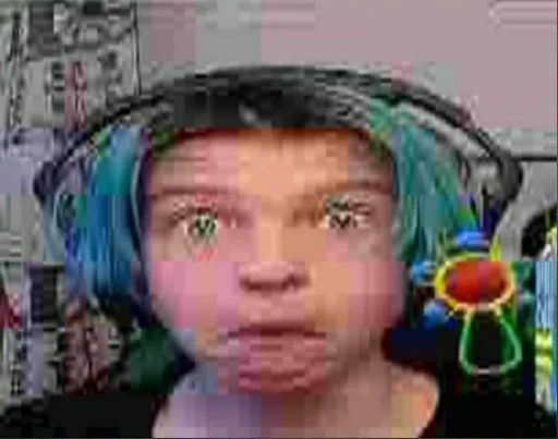 СМС человеческое лицо скриншот