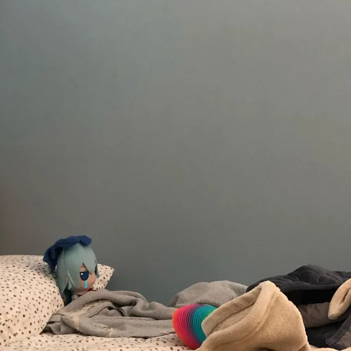 кровать стена комнатный