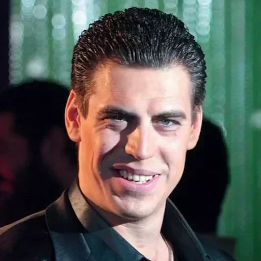 Sticker ghNAhsNCIWIAc_by_stickers_stealer_bot - 1