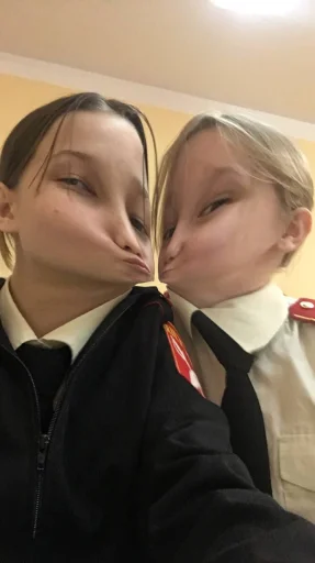 6д хэй @TgEmodziBot - 