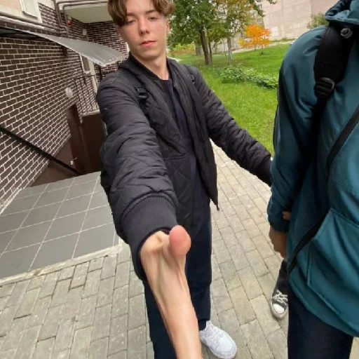 Sticker glavniy_HELPER - 1