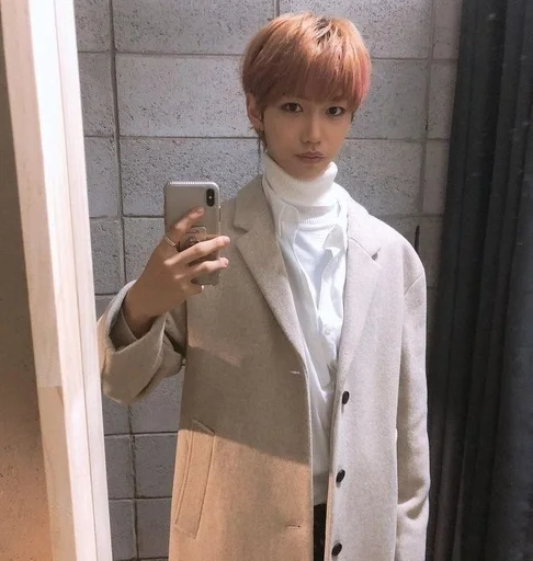 Стикер сиротки by @fStikBot - 6