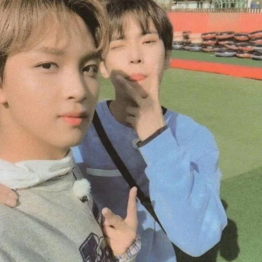 Sticker хэчан 🌹 :: @fStikBot - 8