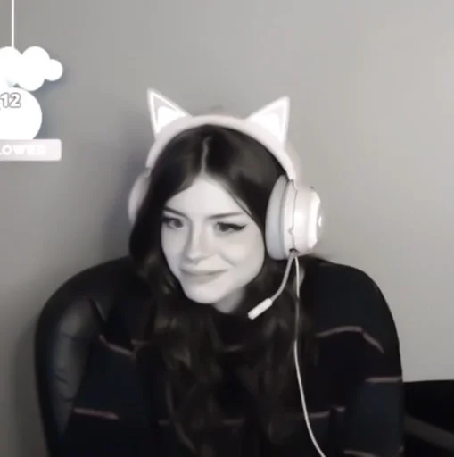 Sticker `ʜᴀɴɴᴀʜ @lindastik :: @fStikBot - 3