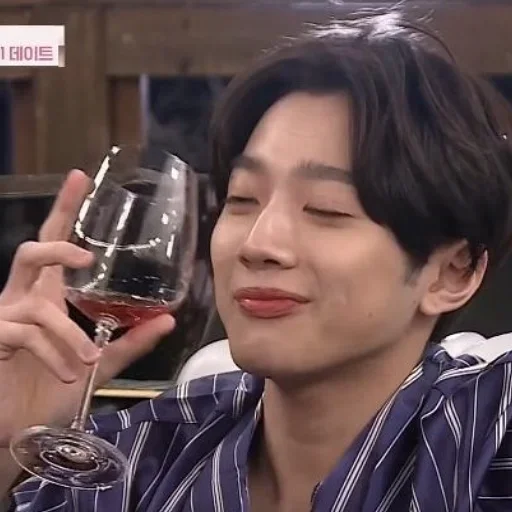 Человек человеческое лицо бокал