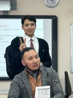 Стикер 🅱️ro⛷️ - 2