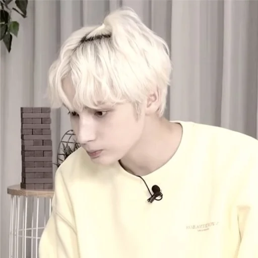 Sticker ✧Huening Kai✧ - 2