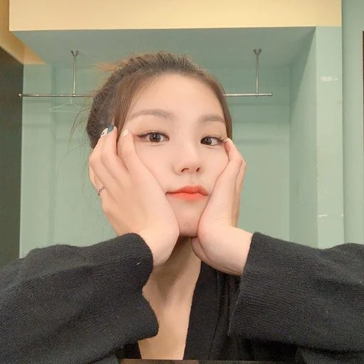 Itzy's Yeji by @L0STARIESS - 