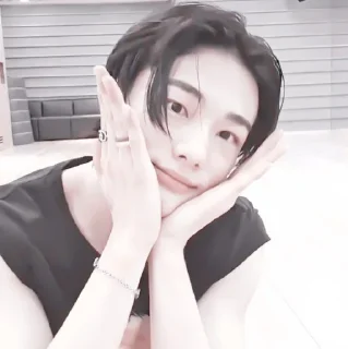 Sticker #𝐦𝐨𝐨𝐝: ℎ𝑦𝑢𝑛𝑐ℎ𝑎𝑛 ;: by @paradismaudit - 4