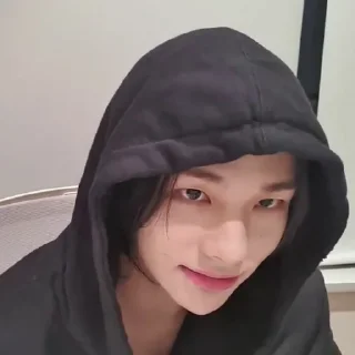 Sticker Hyunjin210917 @skzstickers - 2