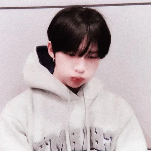 hᥕᥲᥒg hᥡᥙᥒjιᥒ by @cocosticker - person