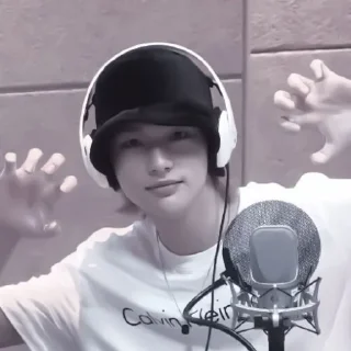 Sticker 𝅄 ャﾞ 𝐡𝐲𝐮𝐧𝐣𝐢𝐧. ;: @smstickerr - 3