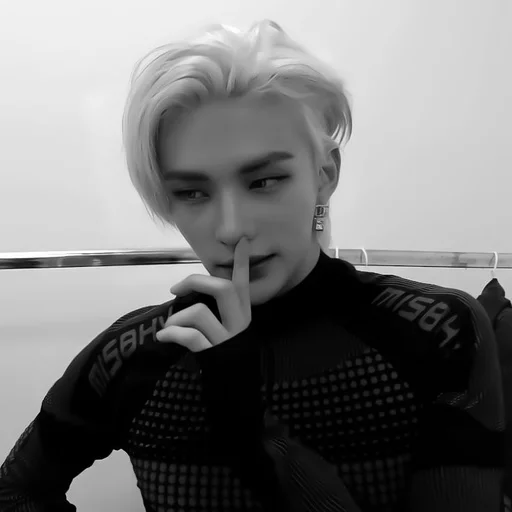 `` хенджин!! ^^ @wunxx - человеческое лицо