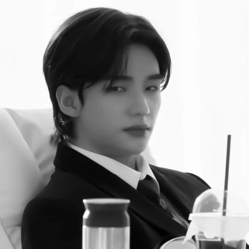 Человек черно-белый человеческое лицо