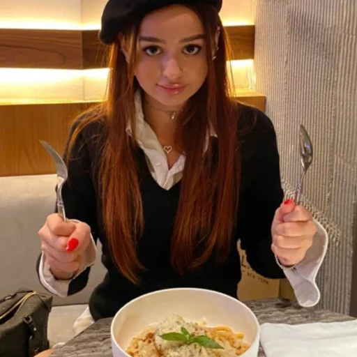 Стикер Катюша зая🖤 - 1