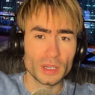 Стикер Крюшон - 11