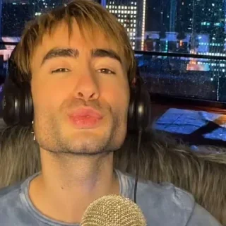 Стикер Крюшон - 4