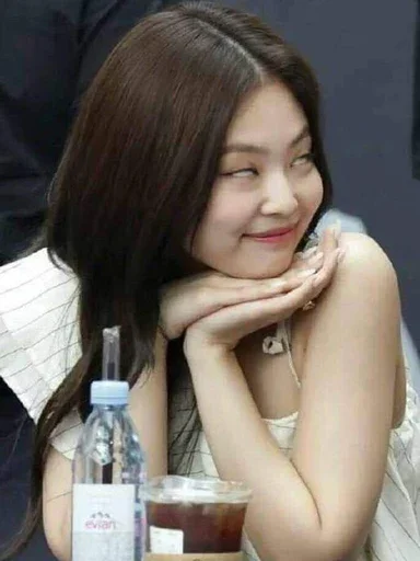 Стикер imnotscarykimjisoo - 1