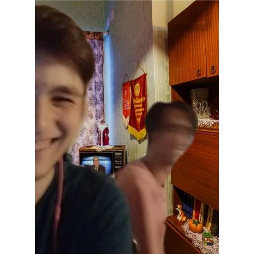 Человек комнатный стена