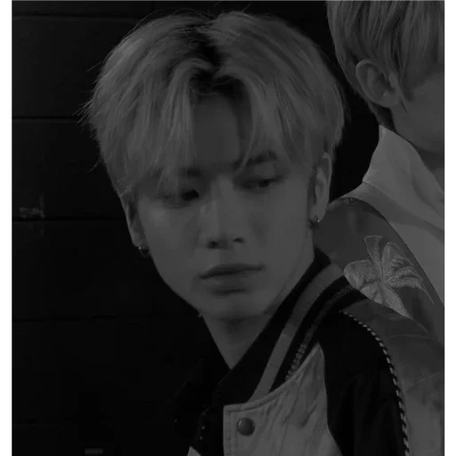 Стикер 𝐓𝐚𝐞𝐡𝐲𝐮𝐧 dark @mnvjtikel - 8