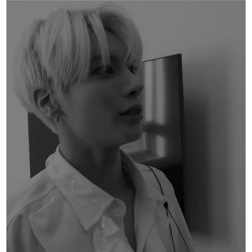 Стикер 𝐓𝐚𝐞𝐡𝐲𝐮𝐧 dark @mnvjtikel - 4