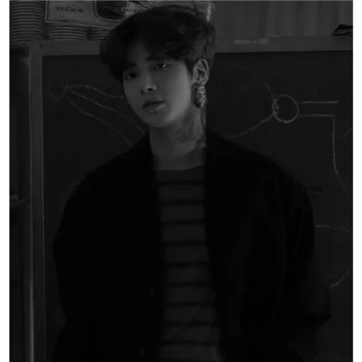 Стикер 𝐓𝐚𝐞𝐡𝐲𝐮𝐧 dark @mnvjtikel - 2