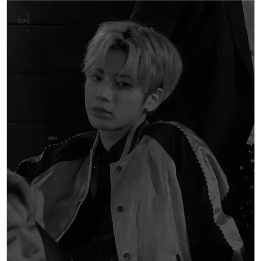 Стикер 𝐓𝐚𝐞𝐡𝐲𝐮𝐧 dark @mnvjtikel - 0