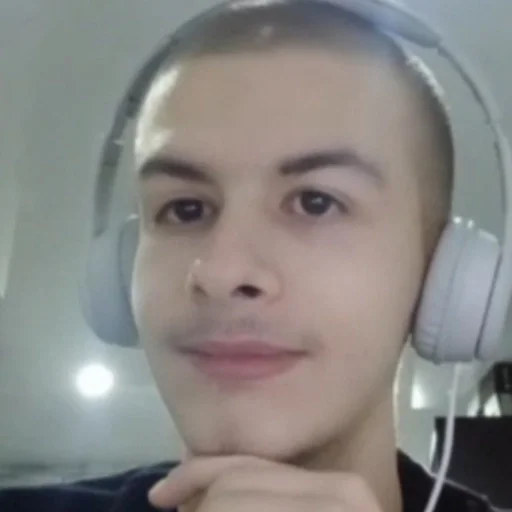 Sticker 🧶| 𝙞𝙫𝙖𝙣𝙯𝙤𝙡𝙤 :: @fStikBot - 2