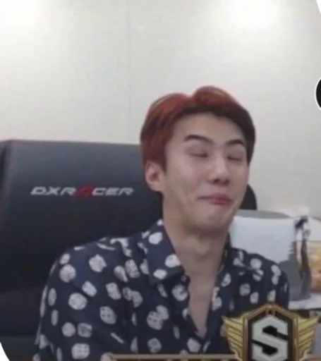 Sticker @loeylews гавкошмыг - 0