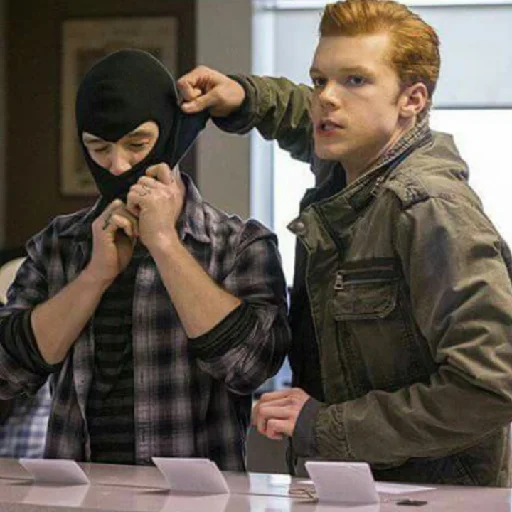 Стикер йен и микки - 1