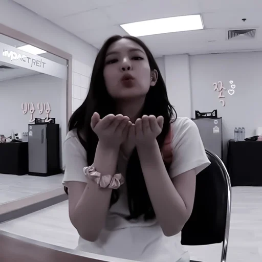 Человек комнатный стена